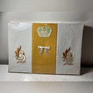 NEW old stock vintage hand towels in white & harvest gold